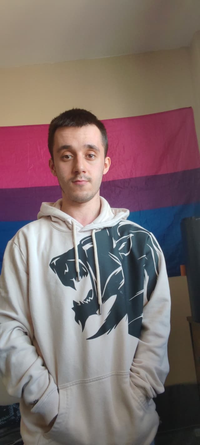 Profile picture of Cameron Lowndes, a full-stack web developer